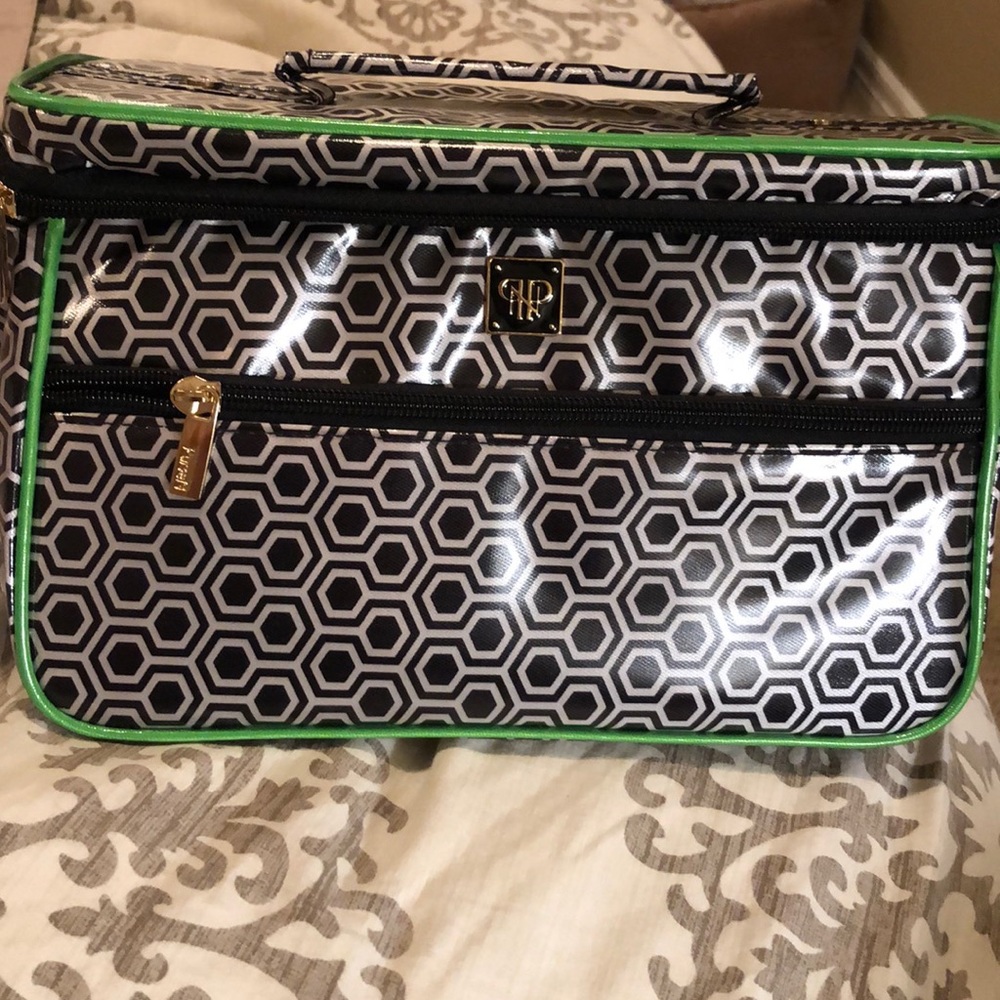 PurseN Cosmetic Case-NWOT